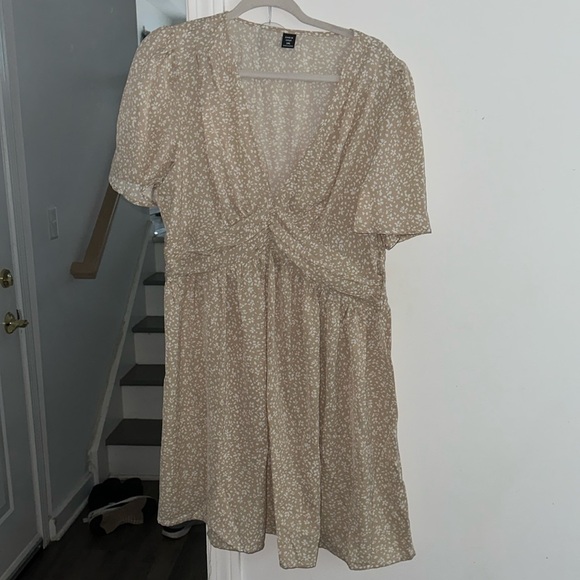 Dress - Picture 1 of 4